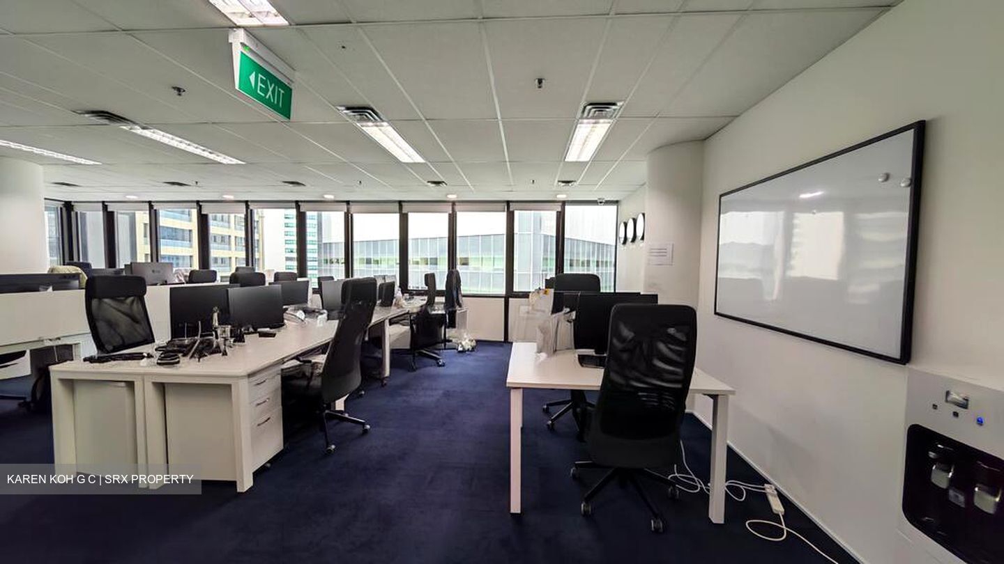Hsbc Building (D1), Office #567582501